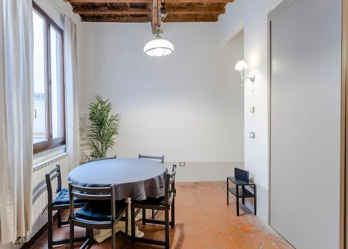 Apartament Centro Sant'ambrogio Flat *